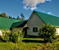 Дом на хуторе с хозяйством рядом с Печорами, 1 гектар земли